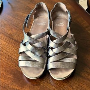 Dansko 39 pewter sandals